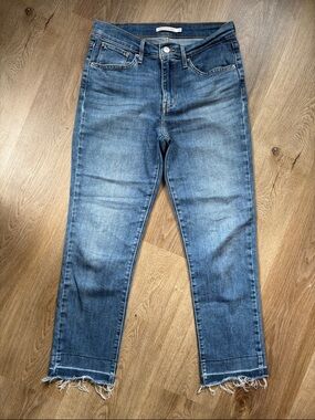 Levi's 724 HIGH RISE STRAIGHT Women's Blue Straight Leg Jeans - Frayed Hem 28